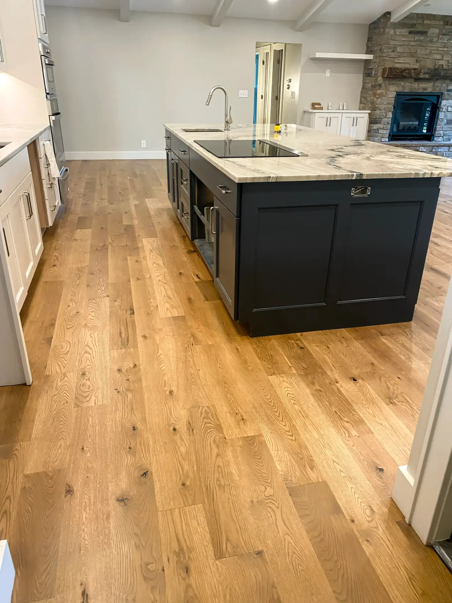 Straight plank hardwood flooring